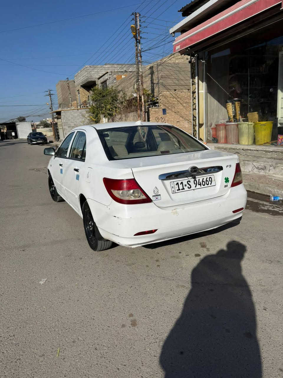 السلام عليكم 
سياره بي واي دي F3 كير عادي مكينه لانسر ياباني بلادي 
السياره فول مواصفات عدا البصمه 
ضربة السياره جاملغ وباب خلفي يمين السعر 63الاستفار على الرقم متواجد فقط
***********
