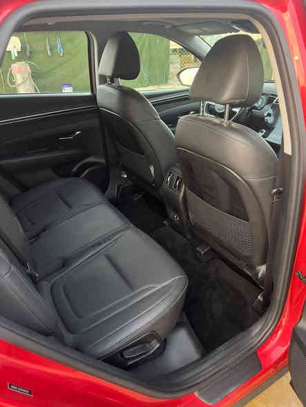 سلام عليكم للبيع توسان فول مواصفات بدون ايرباك حادث فقط بارد بل بنيد رقم بغداد انكليزي مكاني بغداد سعر ٢٠٨ ورقه ***********
