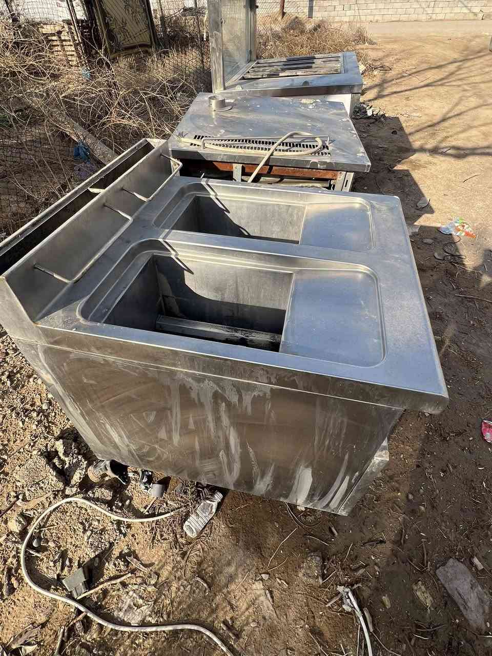 السلام عليكم من رخصت الادمن 

فرن ايطالي كهربائي ثري فيز
طباخ ايطالي 
مقلايه  
قيم واخذ للاستفسار *********** علمآ بيه واتساب
