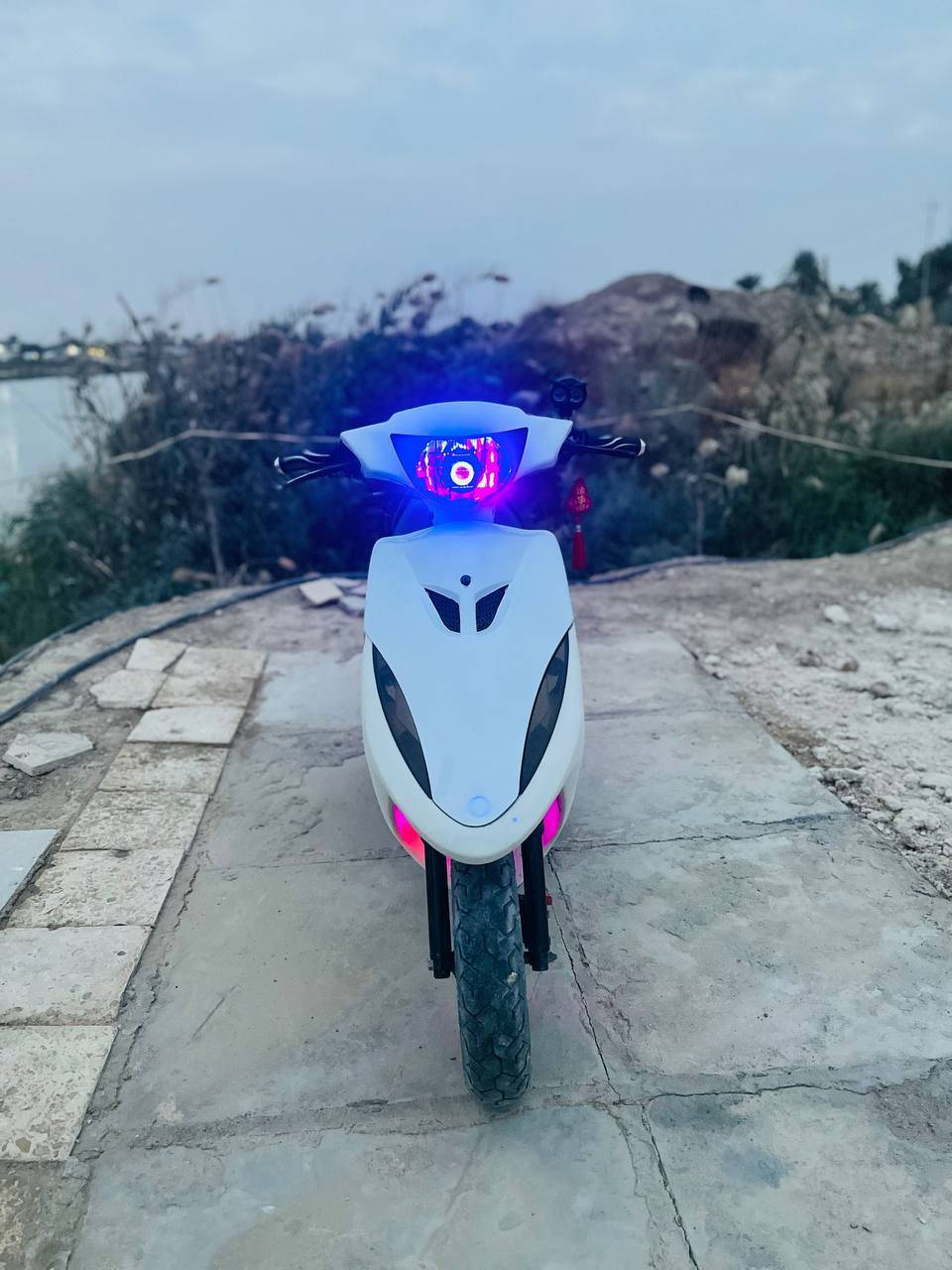 دراجه ماكس عدله ياباني رمبه
صار 3 تشهر من منزله 

دراجه سبانه ما محطوط عليه وشوفت عينك  نصبه وجمال وترتيب  كفرات مبدله لجماليه لا اكثر السعر(900) وبيه مجال حك جيه 

مكان  ناصريه سوق الشيوخ كرمه بني سعيد رقمي ***********
