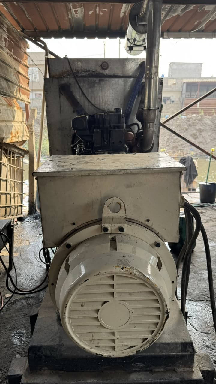 مولد شتاير 24ولف
بيهاتبخير بيها تنقيص 
مربوطه ع موقع تجي افحصلك اشغلك ساعه كدامك ع حمل
راس توليد 250 
راديتر كلر جديد 
السعر 36 ورقه ***********
