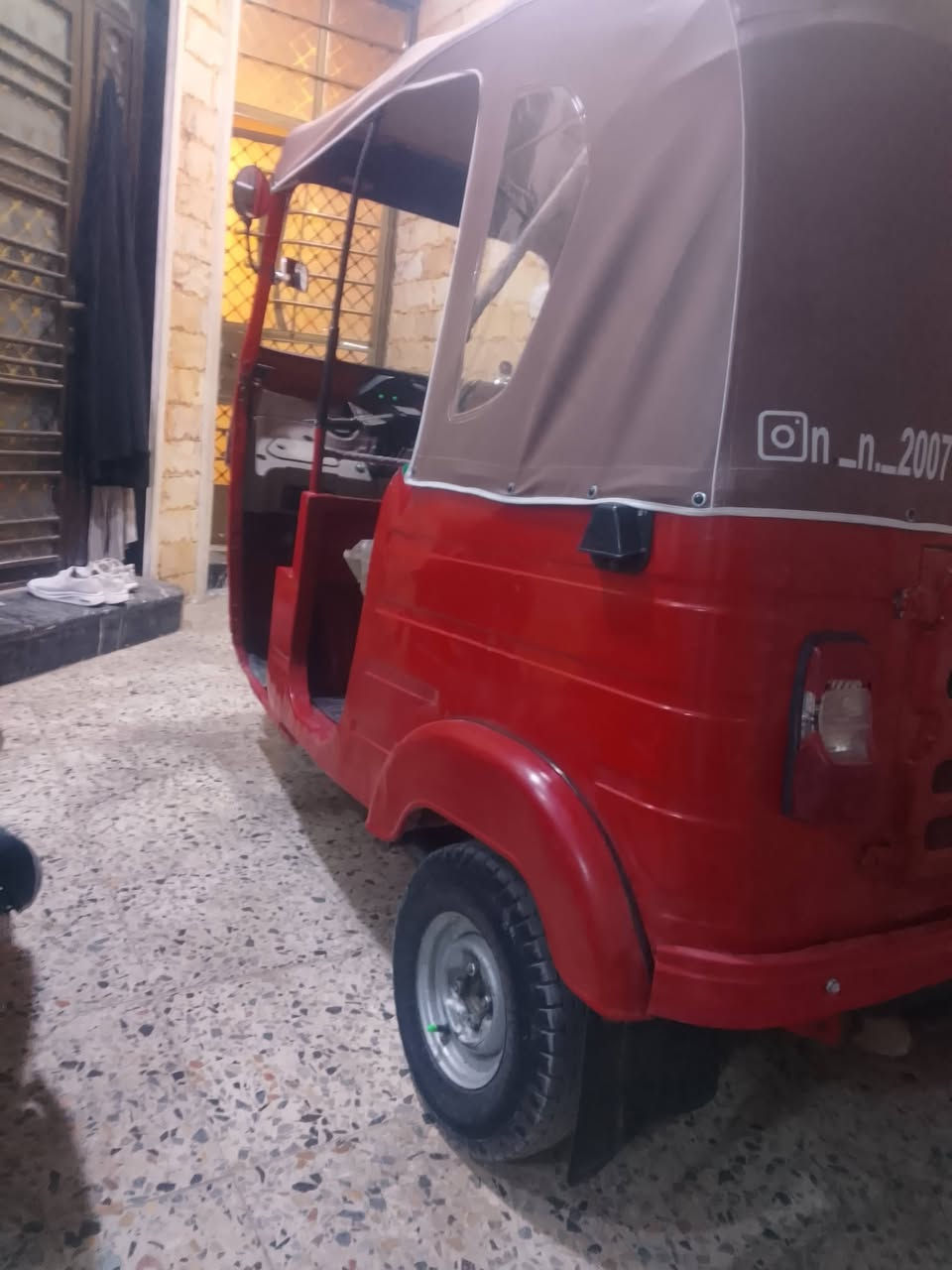 سلام عليكم تكتك للبيع موديل 2018 كفاله عامه ما عده دوس الخلفية العنوان بغداد البلديات 📍 رقم الهاتف ***********
