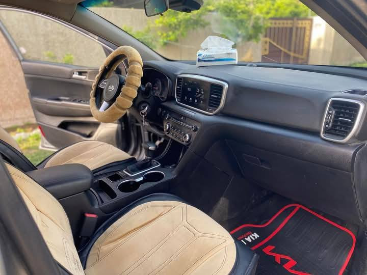 كيا اسبورتج موديل ٢٢
 نص مواصفات  ليبل واحد 
تحكم تحديد مسار رادار سرعه نضام ايكو نضام اسبورت كامره بيه ٣ قطع بدون داخل سونار موجود ..الاستفسار *********** مكاني الصويره
