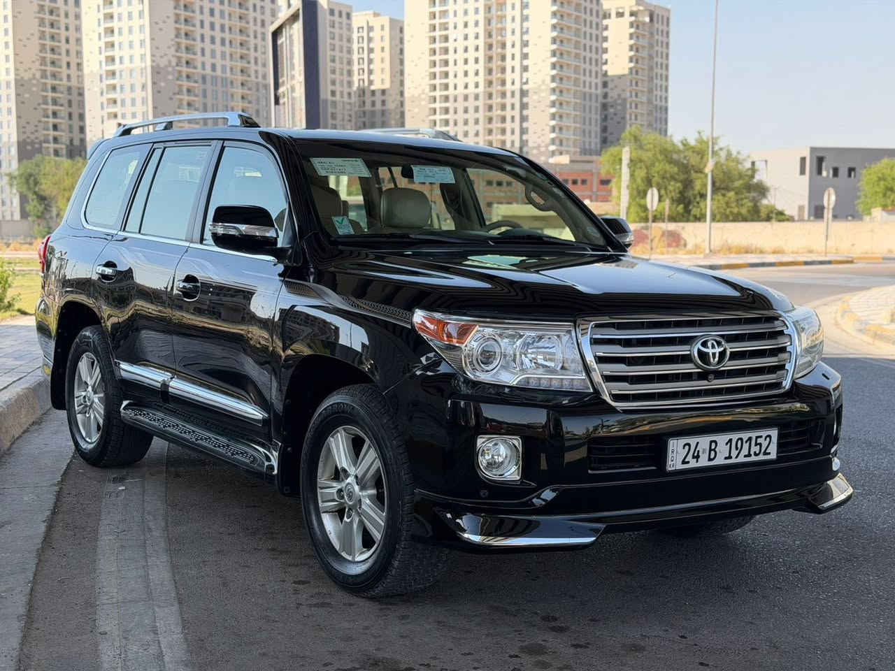 الســلام علـــيكم
لاندكروز   ( 2015 ) VXR V8
فول الفول للاخير 
4 كامرات محيطيه 
اربع بصمات في الابواب
دبلات جوبلس
كشنات كهرباء وتبريد وتدفئه
خزن ميموري ذاكره
ستيرن كهرباء
سستم صوت مرعب JBL
دشبول ليزري 
شاشات خلفيه 
صندوق كهرباء
تشغيل عن بعد
فتحه
كلش هواي مواصفات بيها اعلى فئه بلاندكروز

(مـلاحظه بسيطه السياره بيها جاملغ امامي مبدل فقط)

السياره حلوه وجديدة
ومتصرف عليها ربع دينار

(رقم دهوك) شرط التحويل

الســــعر345

اي استفسار ☎️ ***********

مــكاني بغداد الكرخ📍
