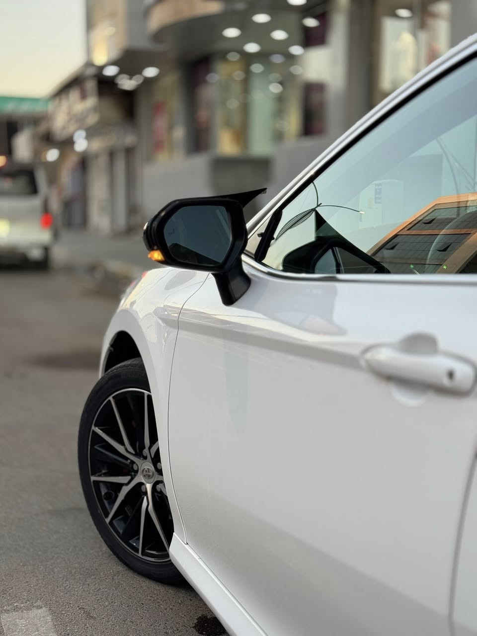 السلام عليكم
تيوتا كامري موديل 2021 هايبرد محرك 2500 

لون ابيض ثلجي 

رقم بغداد تحويل ثاني يوم 

فول مواصفات 

بصمة تشغيل + بصمة ابواب 

تشغيل عن بعد 

فتحه 

رادارات جانبية + امامية 

كشنات كهرباء + تدفئة

شاشه كبيره 

ماشية 70 الف 

كامره 

هندبريك بصمه

اشاير بلمري 

حساسات 

لايت زنون بلادي 

فول تحكم ستيرن 

نظام ايكو اقتصاد بانزين 

نظام سبورت رياضي 

وبعد بيها مواصفات اكثر 

السياره جديده بمعنى الكلمة تجي وتشوفها بعينك

حادثها والسونار ناشره فقط طخه بل جاملغ الامامي والخلفي السياره بدون دواخل 

بشرط حته الدعاميات مابيها صبغ وبدون ارباك 

العنوان : #الانبار_الرمادي

السعر (( 198 )) ورقه وبيها مجال للطيبين 

للاتصال على الرقم المذكور 

***********

***********
