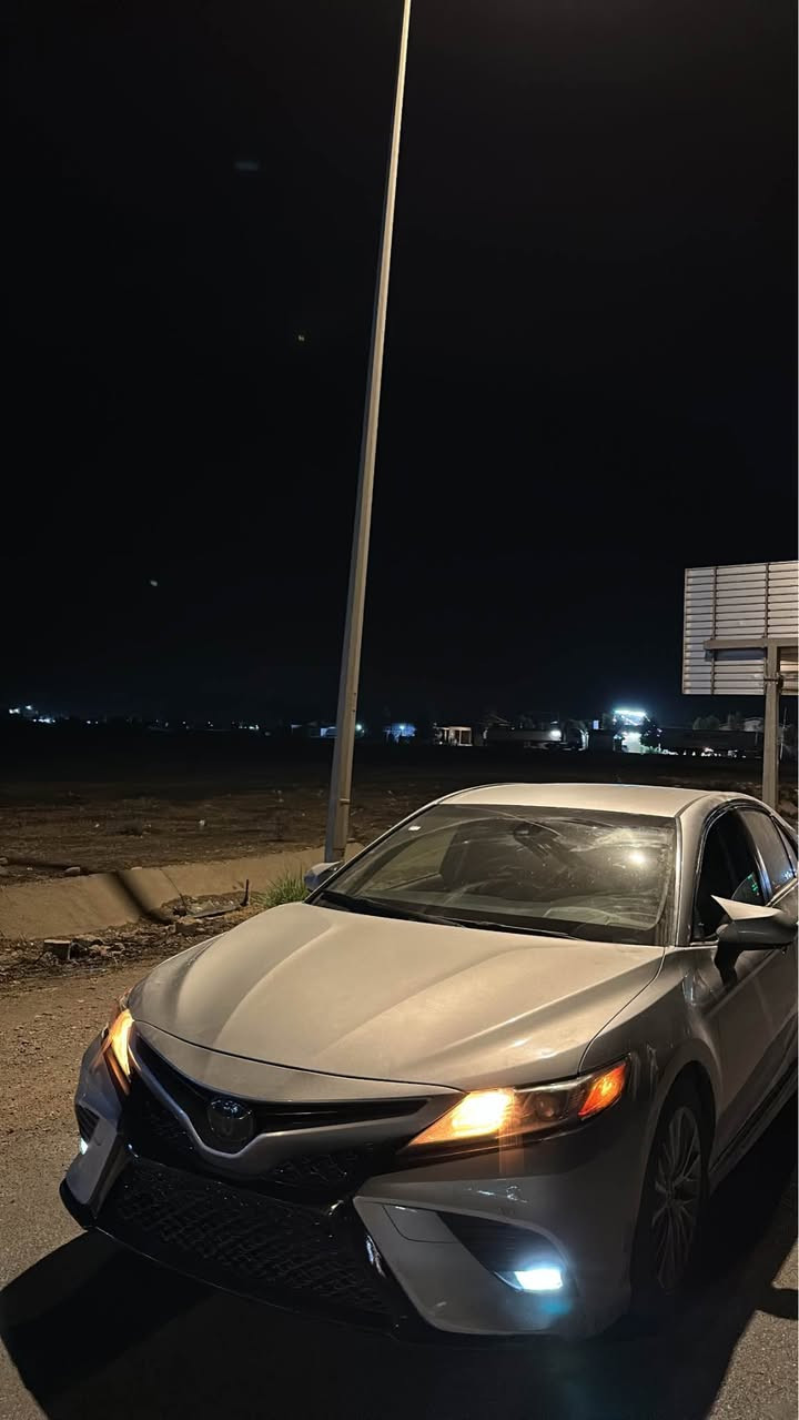 Toyota camry se 2018
یەک پارجەی سبوخە بەس بولند
سەرە شانسیەکی گرتیە
هیج ئیرباگی نەتەقیە بەشەرت کۆمپیتەر 
ناو بەتانو هەموو شتی بە شەرت
سێ جێی گجکە pdrهەیە
گیر مەکینە بە شەرت
سەیارە جایز جایزە
سیارەکە زۆۆر جوانە
ژ.م *********** اكر, نينوى
