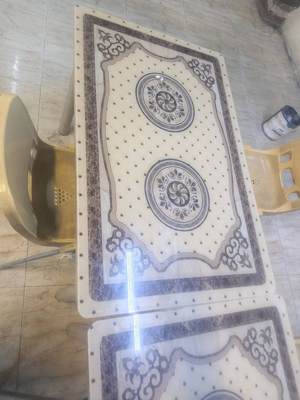 ميز طعام بدون كراسي ابيع الشراي يتصل *********** أو يجي خاص
مكاني القادسية مقبيل حلويات الشام
