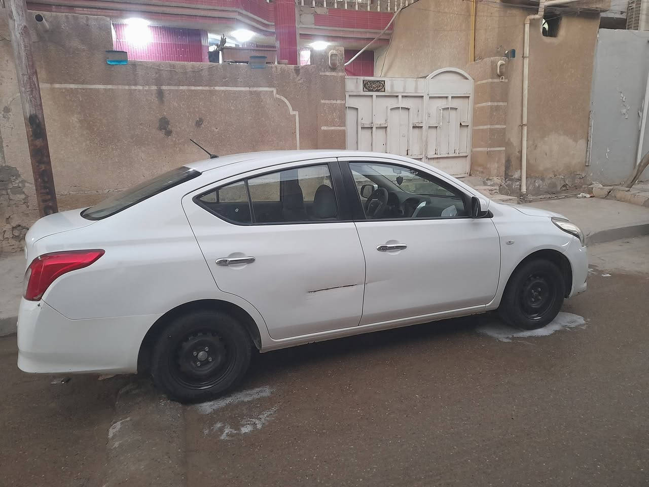 السلام عليكم نیسان سني هندي موديل 20 السياره بدون حادث بدون صبغ بس طخات خفيفه ماشيه 100
محرك كير تبريد وضع شركة سونار موجود افحص وين متريد طخات خفيفه بدون دواخل السعر 105
عنوان بغداد ام الكبر ولغزلان قرب حسينية الكتاب ولعترة ***********
