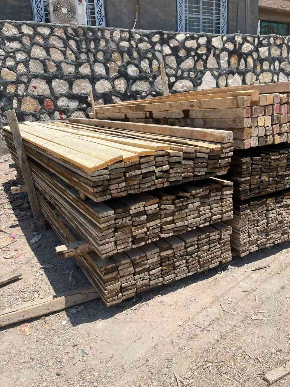 السلام عليكم قالب خشب للبيع العدد  10 مكاعب يدك 200م روسي تارس 25العنوان بابل ***********

