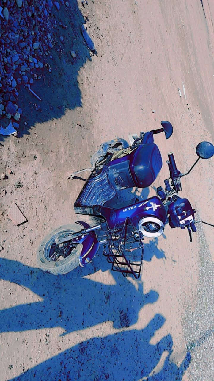 السلام عليكم
موطور شحن R9  للبيع
32 امبير.. 5 بطاريات دبل كبار
الولي الاصلي.. نضافه فول.. مستعمل قليل
تشغيل بصمه +سويج +كرت
لون مميز
دبلات هيدروليك
سرعه 109
اناره ليد.. لايت عالي ناصي زينون

سعر 460 وبي مجال
اتصل /***********
