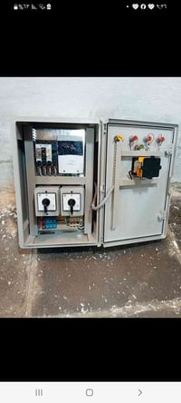 صيانة بوردات كهربائية • تركيب بوردات • ترتيب بوردات