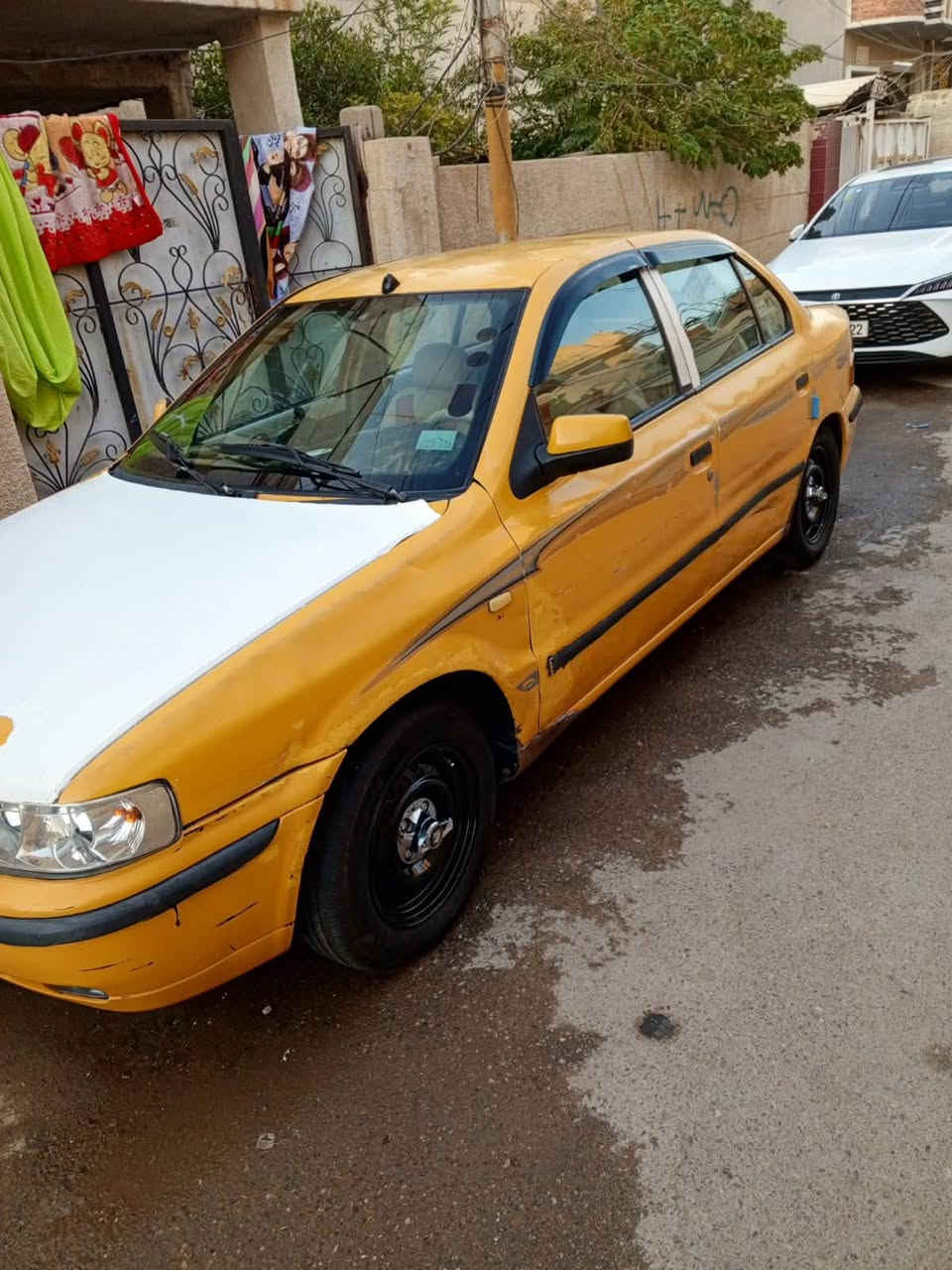السلام عليكم سمند 2010 ناطق  كير مكينه مكفوله عام السياره لا صبغ ولا مبدل بيها شي ) عنوانها بغداد الدوره شارع 60 _***********

