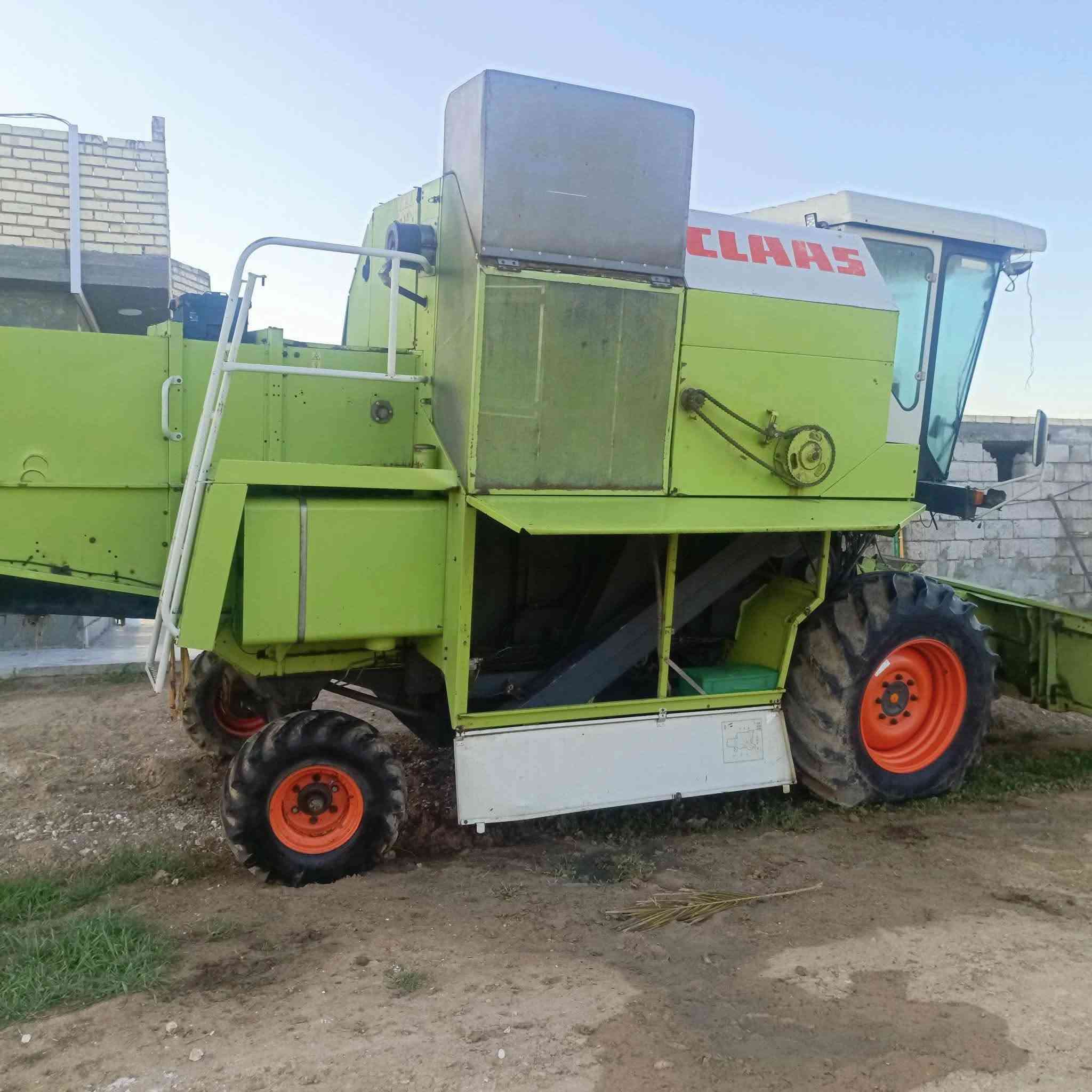 حاصده ٩٩للبيع منفيز رقم نجف مكانها بغداد استفسار 
***********
