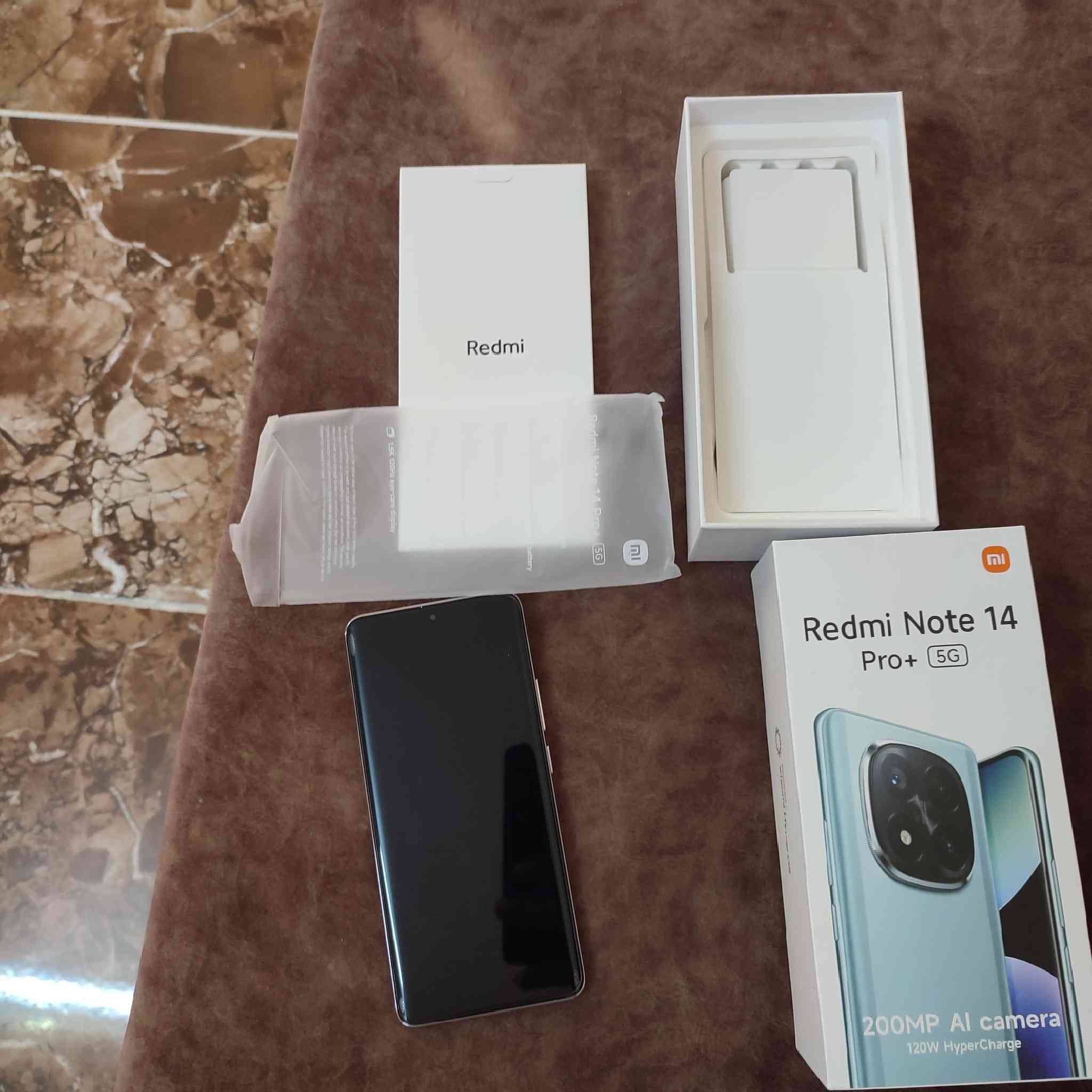 ريدمي برو بلص 14 4G مستخدم كلش قليل أحسبه بالباكيت ومشحون جم مره ***********
