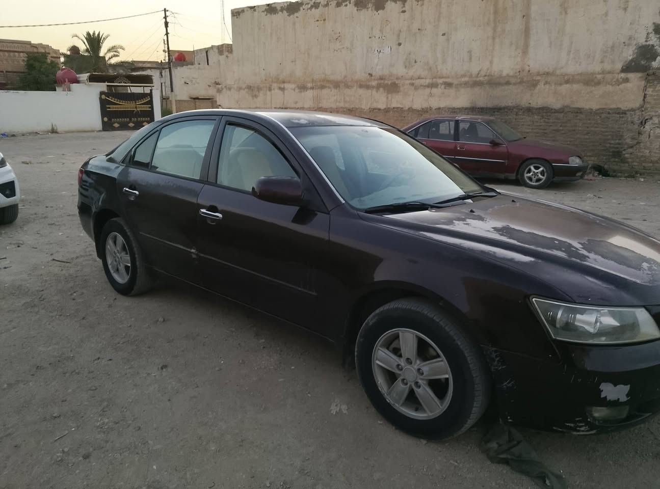 السلام عليكم من رخصة الادمن*********** سوناتا خليجي رقم قادسيه انكليزي مداورثاني يوم محرك 2400 موديل 2006 بيه بارد بالجاملغ الخلفي بصيط بدون دواخل تخم تايرجديدصدر نص عمر تبريد نقص غاز محرك بي تنقيص قليل اتصل وتدلل المكان ديوانيه عفك

