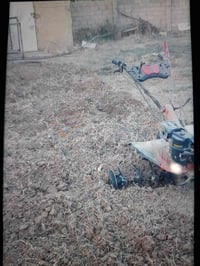 موجود كاروبة لحرث الحدائق والبساتين ناخذ عالساعة ١٥الف الاتصال عالرقم ...