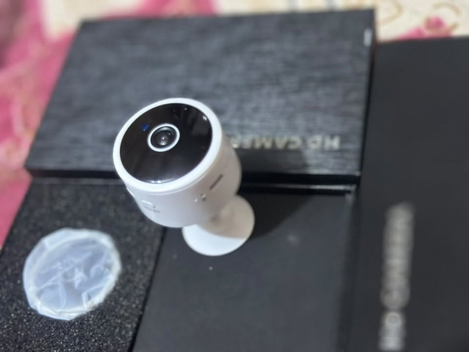 كاميرات صغيرة استخدام كلش قليل بعدهن جديدات 
خزن داخلي وتكدر تخلي بيها رام وبيها تطبيق تربطها بي صورة وصوت تسجل 

سعر الوحدة ب٥٠ الف وبيها مجال قليل 
ووياهن رامات ثنين ١٦ كيكا الواحد ب١٠ الف 

***********
حي الاعلام
