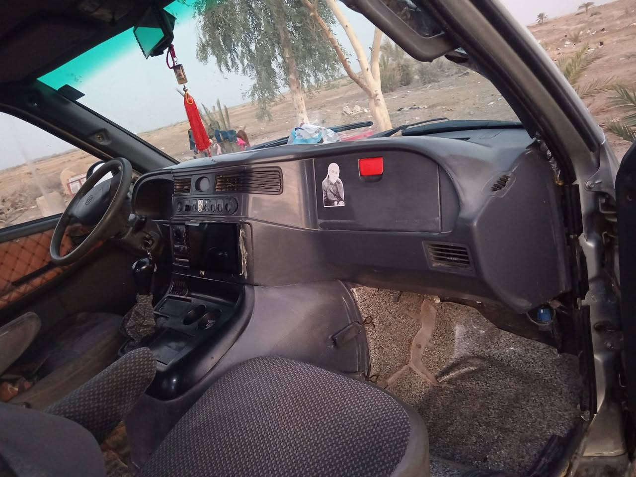 سلام عليكم استانه موديل ٩٦ سنويه لل٣١ أنكليزي  مصفره هيئه ومرور تخم تاير جديد جسور خير من الله باتري جديد بم جديد دواخله بلاديه حته الانارة شغاله بأضافه شاشه وسماعات  تبريد جديد وشغال  مكانه الديوانيه شباب سياره احله من الصوره عارضه ب٥٥ وبيه مجال   وهذه رقمي ***********
