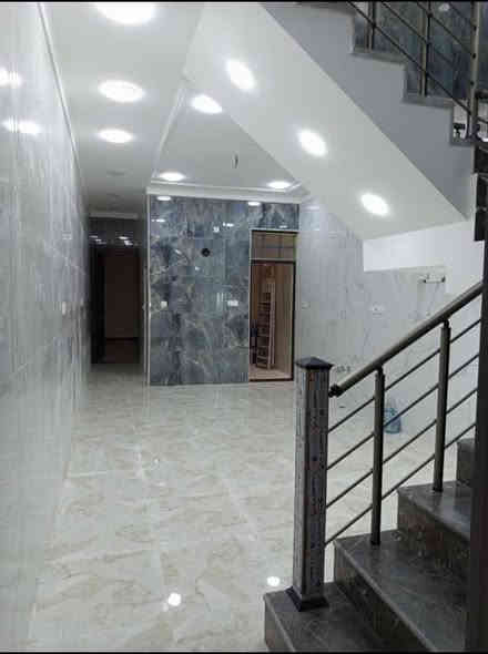 البديع للإستثمارات العقاريه 
دار للبيع ملك صرف طابو 
المساحه 80 م
الواجهة 4 م 
يحتوي على  غرف نوم  عدد4 وصاله 🏗️ومطبخ    🏗️  خدمات  
عنواد الدار حي القاهره قرب جسر البنوك 
 
عنوان الدار حي القاهره قرب جسر البنوك   عنوان المكتب حي القاهره  المعلمين قرب بيتزه بيروت واسواق حيدر مكتب البديع 
للاستفسار 
 ***********📞
