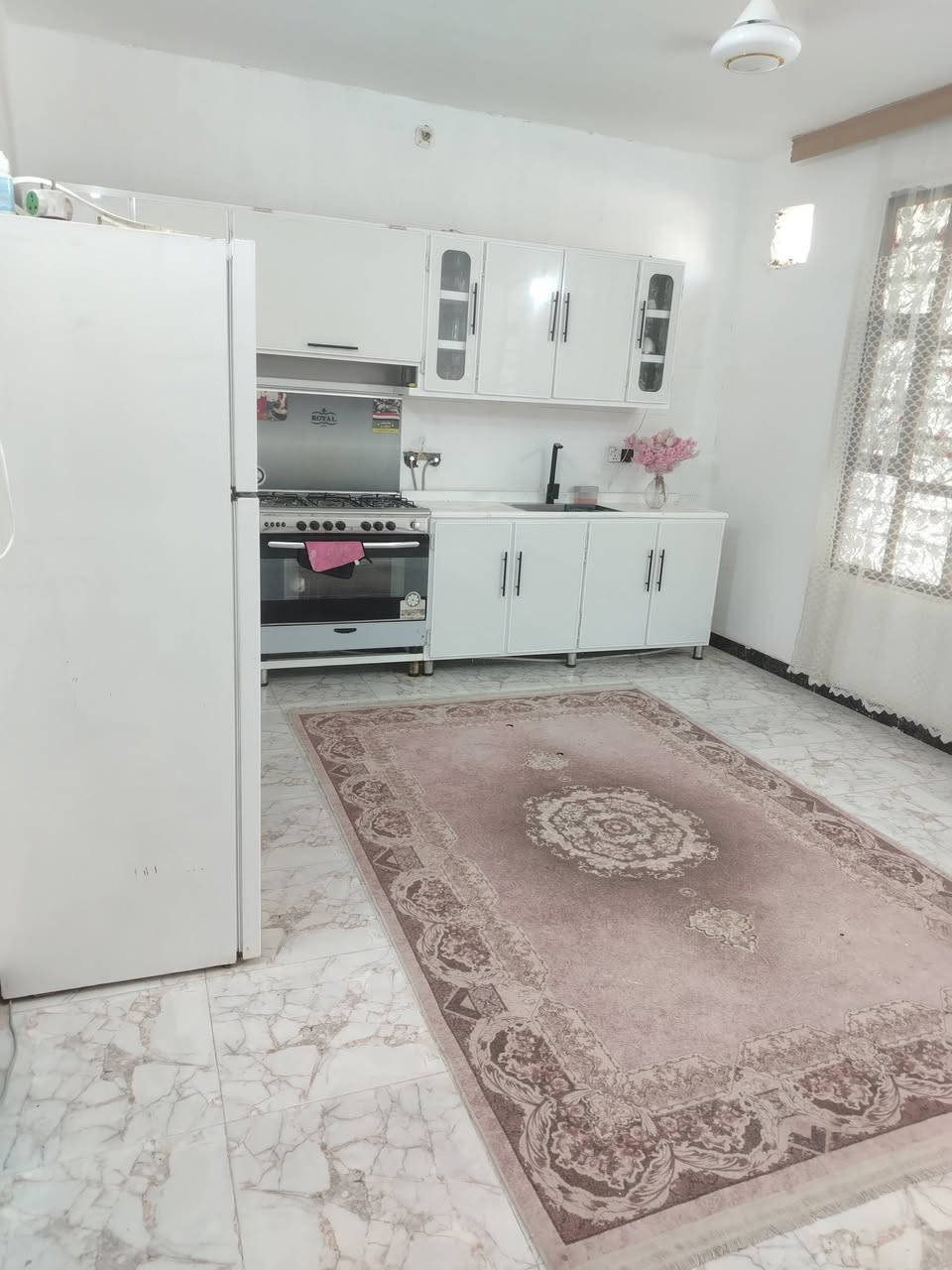 السلام عليكم للبيع بيت 160 متر حواس مجاور المولد الأول حي العباس السعر45 بي مجال ***********
