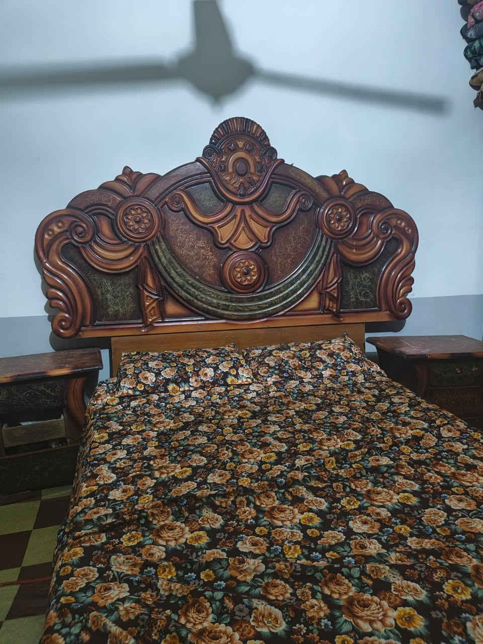 غرفه نوم للبيع نضيفه عوزه بس ترتيب يدات واقفاله المكان السماوه الرميثه السعر 300وبيه مجال للتواصل ***********
