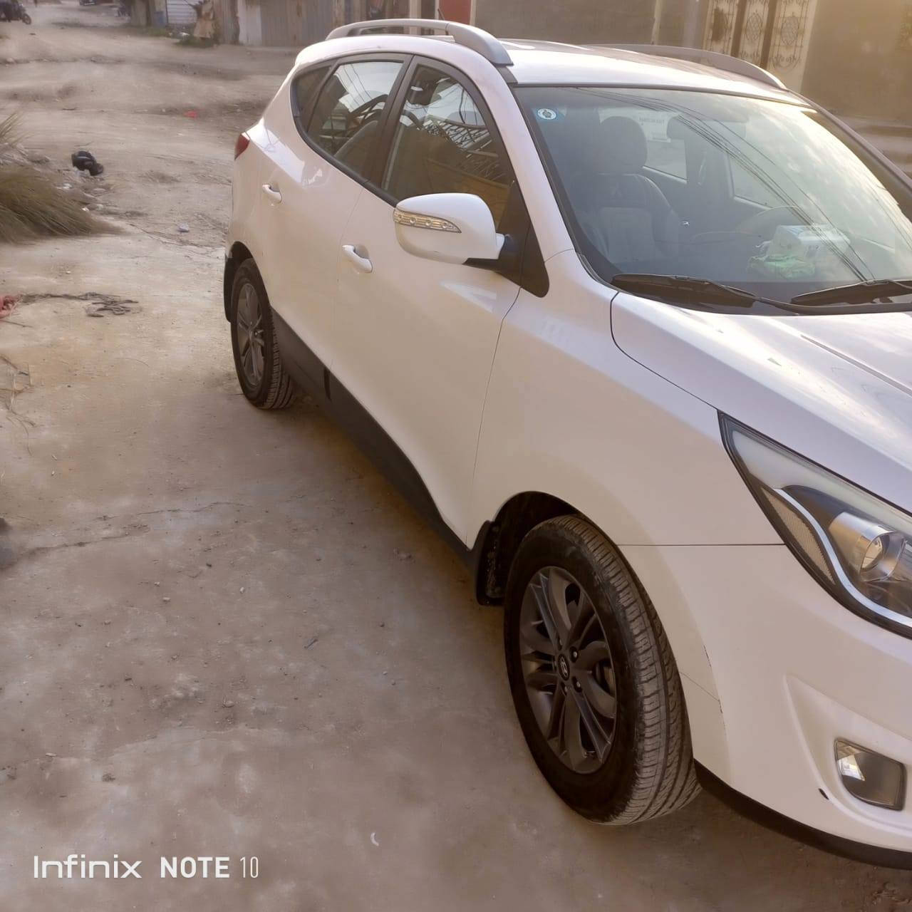 السلام عليكم سياره للبيع توسان موديل ٢٠١٥ خليجية محرك ٢٠٠٠ سياره جديده بسمي سونار موجود بالنشر اتصال على الرقم *********** مكانها سياره بغداد سعر ١٦٥ بيها مجال
