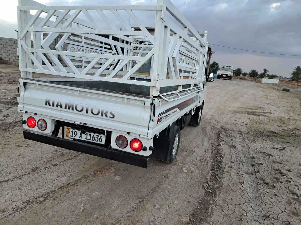 السلام عليكم كيا بنكو ٢٧٠٠ حمل موديل 2014   رقم كربلاء دولي بسمي سنويه هزوفحص جديد  تريد تحويل تريد وكاله 2031 مكفوله كفاله عامه تحويل ثاني يوم مشروع وطني المكان  بابل  شوملي                                      .                                              ***********أثير
  *********** اسيا.                                                ملاحظه سياره جديده كارتون جديده                                          ملاحظه سياره.  واقع حلال من الصوره
