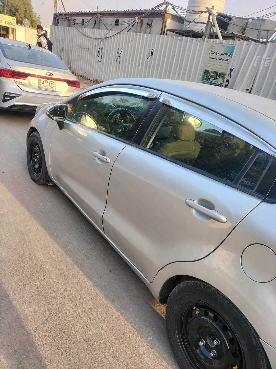 السلام عليكم موديل 2013 رقم جديد بغداد
نضافه 90/100. سياره خير من الله
كير ومكينه خير من الله 
صدر جديد   تحويل مباشر  سنويه جديده 
المكان بغداد الكرخ
رقم الهاتف ***********
