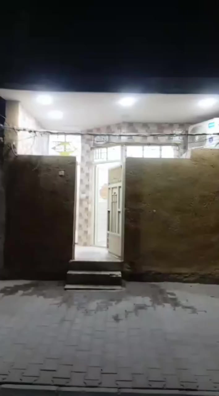 السلام عليكم من رخصة الادمن
مشتمل 50 م2 طابق واحد للايجار بشارع ابو الدهن بفرع فرن الصمون وحسب ما موضح في الفديو غير متواجد ع الفيس رقم الهاتف ‏‪***********‬‏ والايجار 200 الف
