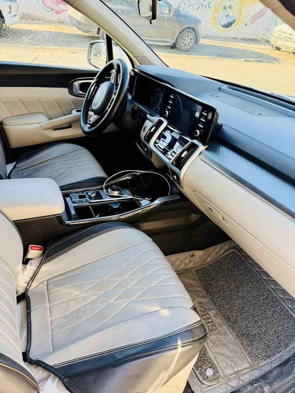 حياكم الله 
سورنتو موديل 2022 الدولية فول قماره حديد
السياره ع وضع الشركة جديدة 
مكينة v6 
ماشيه 36 الف كم حقيقي بعدها بالضمان
كفاله عامه من الصبغ بيها شبر بارد بالجاملغ الامامي عدى هذا مكفوله
للبيع مكاني بغداد البنوك
للاستفسار ***********
