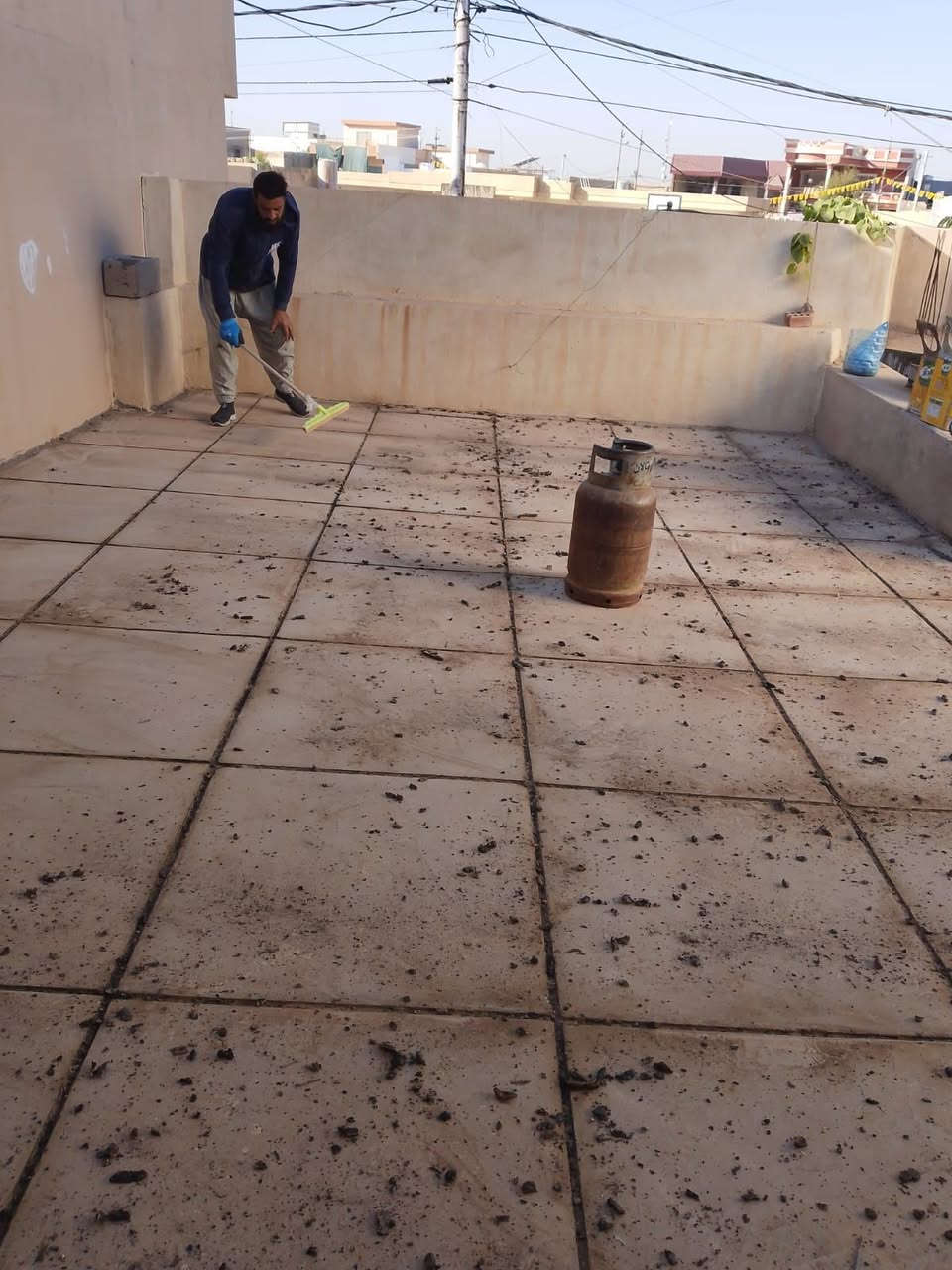 اسطه اشتايكر اوزكام كرستا وعمل عازل للحرارة ☀️☀️ مانع رطوبة 🌧️🌧️🌧️ بشرط ضمان خبرة أكثر من عشرين سنة اتعامل حسب المساحه تدللون رقم ***********
