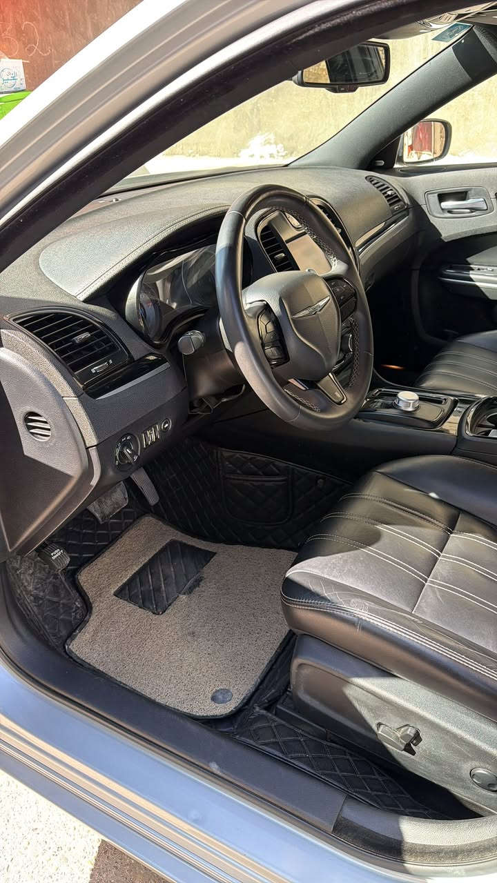 السلام عليكم
كلايسلر s300 اوباما مديل 2022 اصل وارد امريكي كفاله تقرير 
سياره مواصفات فول معروفه مواصفات ال S  ماشيه 47 الف ميل
رقم بغداد باسمي 
للأستفسار ***********
مكان الناصريه شارع بغداد
