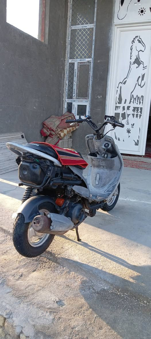 دراجه البيع ماكس قجمه جاهزه من كلشي كفراته موجوده ختم واحد وي لمكينه سلف هندر شغال رقمي *********** مكاني سماوه وركاء
