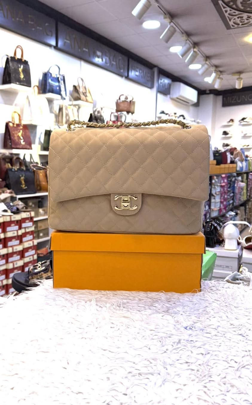 سلاو 😍👋 مرحبا 👋🧡 ANA SHOES 

جبنالكم حقايب نسايً ماركة اصلي10الوان موجود
العنوان كركوك قادسيه الثانيه بدايه سايدين ابو
 خطاب  توصيل جميع محافظات
الاتصال على هذا الرق***********
