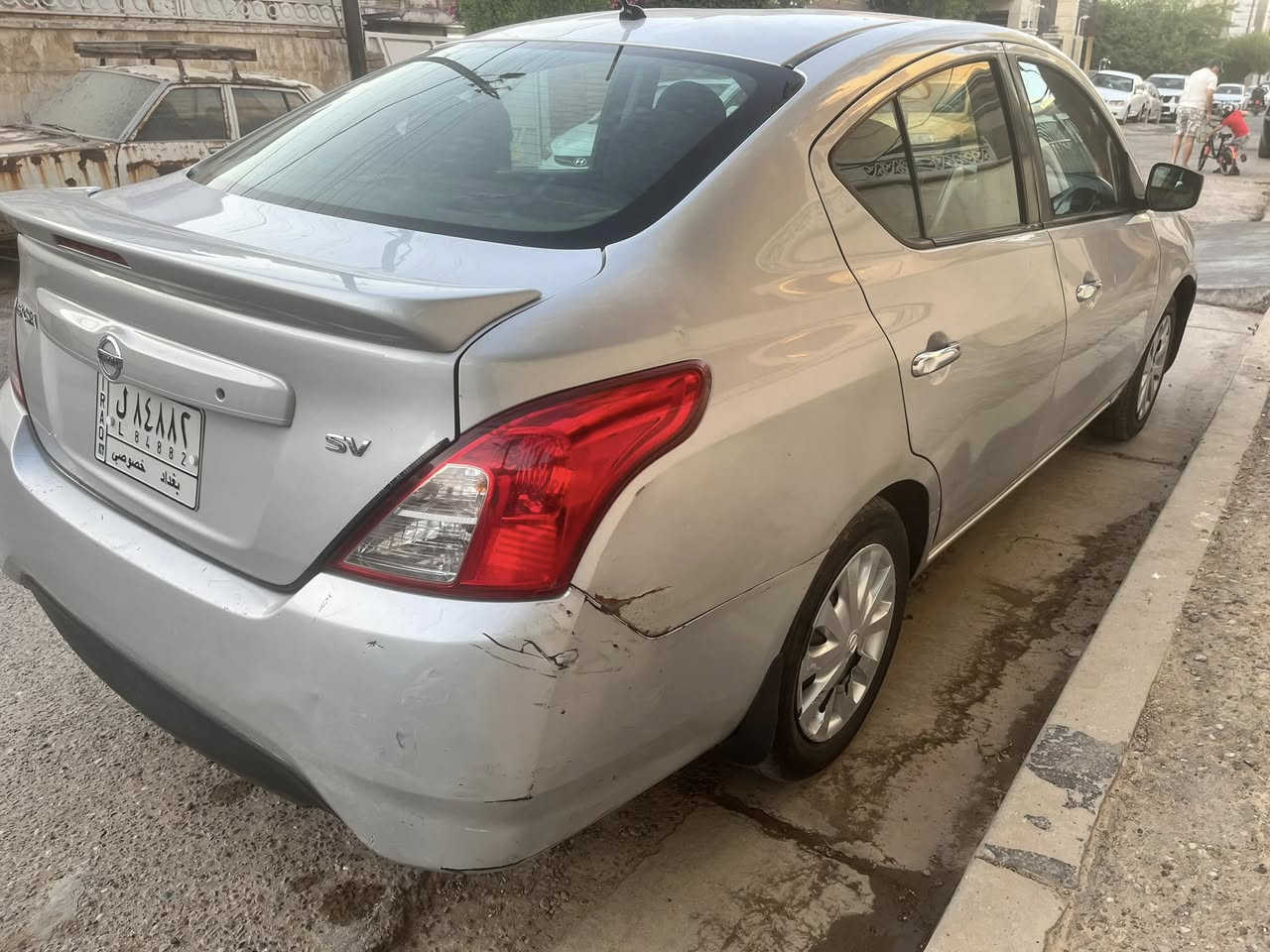 بيع سريع فيرسا 2019 كير محرك صدر تبريد جديد داخل نظيف شاشة كاميرا بيهة قطعتين صبغ و3 قطع رش بسبب الجراد 
السعر 77 $ وبيهة مجال جداً بسيط مكاني بغداد 
***********
