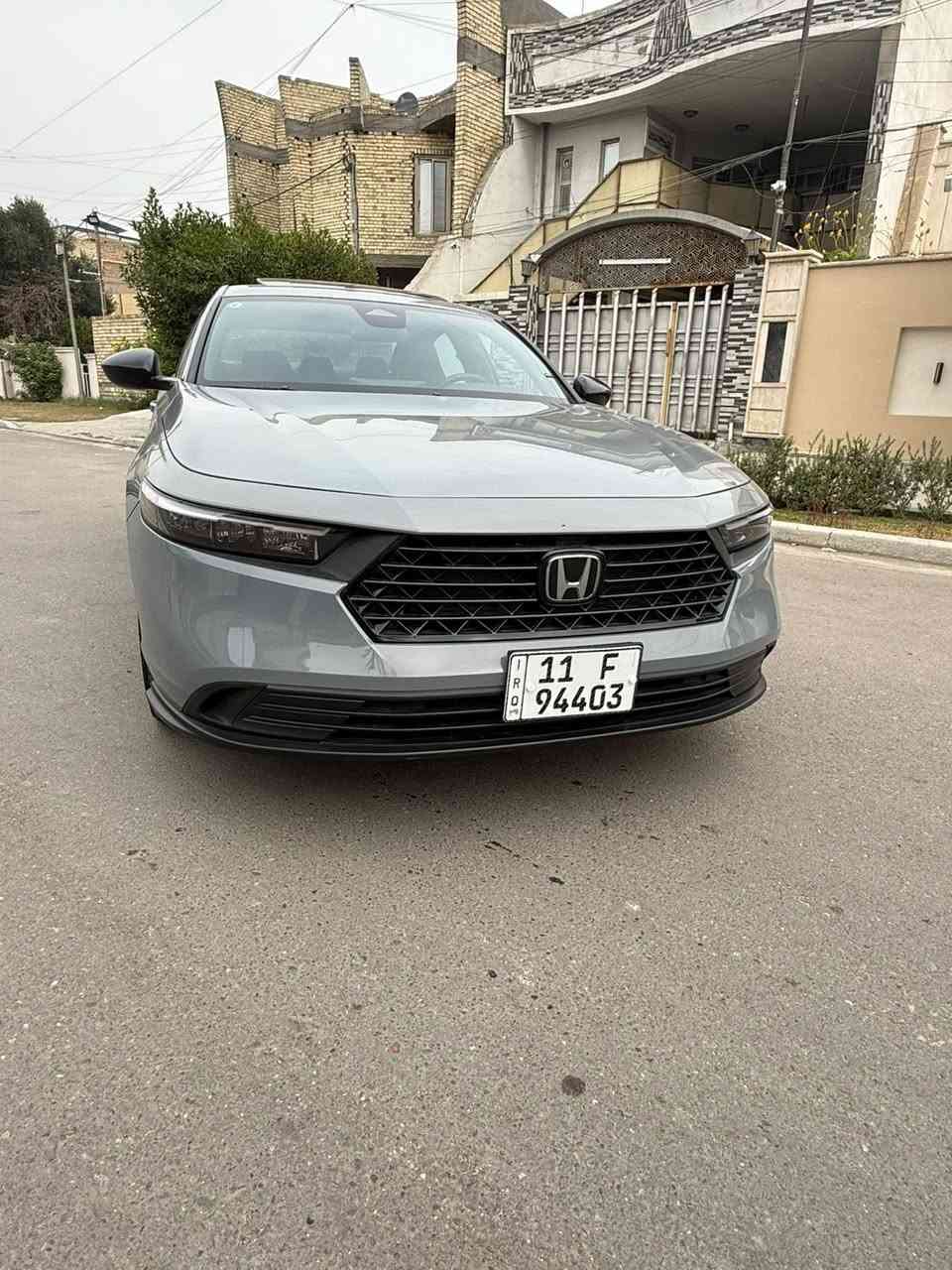 السلام عليكم
هوندا اكورد سبورت 
موديل 2024 
ماشيه 7,000
ضرر السياره بسيط جدا باب خلف الراكب فقط و مبدل لون بدون قطره صبغ و بيها اقل الشبر صبغ بالهلال مال جاملغ موضح بالصور السياره مابيها اي ضرر بالدواخل 
مواصفات السياره فول مال السبورت 
مواصفات السياره معروفه فول
مكان السيارة بغداد حي الخضراء 
السعر 224 ورقه وبيها مجال بسيط
رقمي ***********
