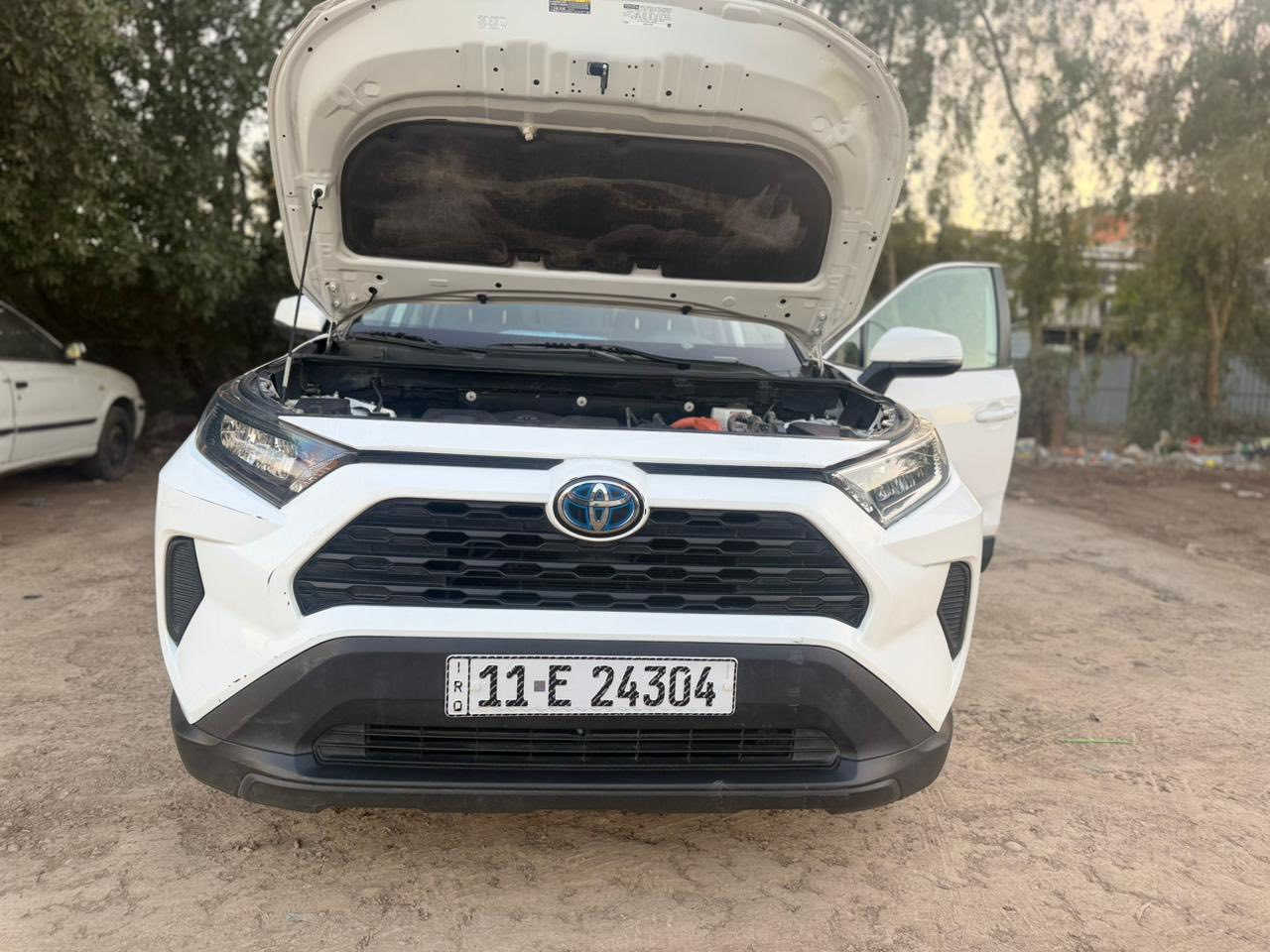 سلام عليكم ورحمة الله وبركاته
للبيع _تويوتا راف 4 هايبرد 
موديل _2022 _ موصفات نص فول رادار بل مري تحكم ستيرن  رقم بغداد تحويل ثاني ليوم حادث سيارة  جاملغ جهةٍ اليسرا مال سايق تبديل تصليح بنيت بدون صبغ فقط جاملغ صبغ 
عددٍ مسافة _(90) الف MI 
سعر 195 بيها مجال 
الأستفسار ***********
