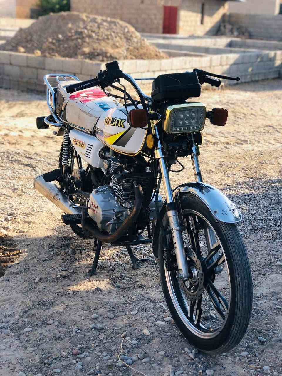 السلام عليكم
مكلف بالنشر 
يوجد موطور للبيع 
موديل ٢٠ 
محرك ما مفتوح شرط 
امبدل ملف دهن 
عينه تعبانه شفت هندر مكسور صالنصه مكسوره 
والباقي كلو شرط من وياله تايرات جدد تانكي جديد 
السعر 500 وبي مجال
مكان #ناحيه_الزاب
للاستفسار اكثر الاتصال على صاحب الموطور 
***********
