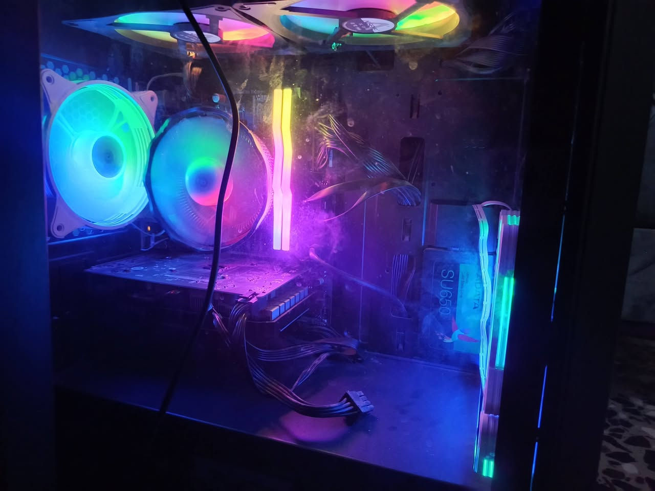 سلام عليكم 

معالج i5 9400f
كرت GTX1650Soper من شركة msi
رامات 16 DDR4 3200من شركة cuso
مذربورد H310s2Hمن شركة GiGABYTE
SSD 128 من شركة ADATA
HDD 1T 
بور سبلاي 600
FAN5RGB

مع شاشة من شركة Samsung 
مع الميز كاملة و موس و كيبورد 

السعر 675 بيهة مجال 
مكاني بغداد أبو غريب 
رقم *********** بي وتساب
