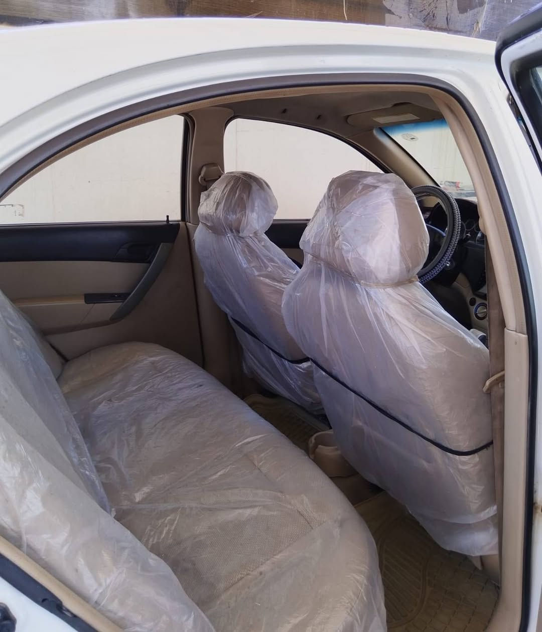 سلام عليكم سيارة شيفروليت أفيو موديل ٢٠٠٧ رقم اربيل كير اوتوماتيك وكهربائيات كلها شغالة وايباد والسيارة نظيفة، بي صبغ بونيد وجاملخ بدون دواخل والباقي كله بشرط السعر ٦٥  مكان السيارة اربيل او الموصل  وهذا الرقم للتواصل ***********
