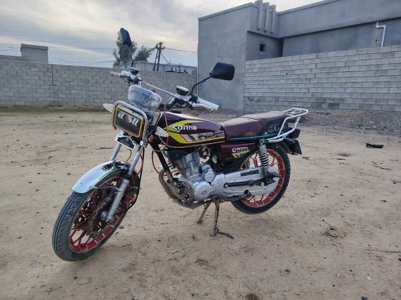 السلام عليكم 
ماطور سونك موديل 25منفيس محرك شرط 200cc
كلج دهن عداد الاكتروني ال سعر 800وبي مجال 
العنوان الشرقاط الايسر قريه عويجيله 
***********
