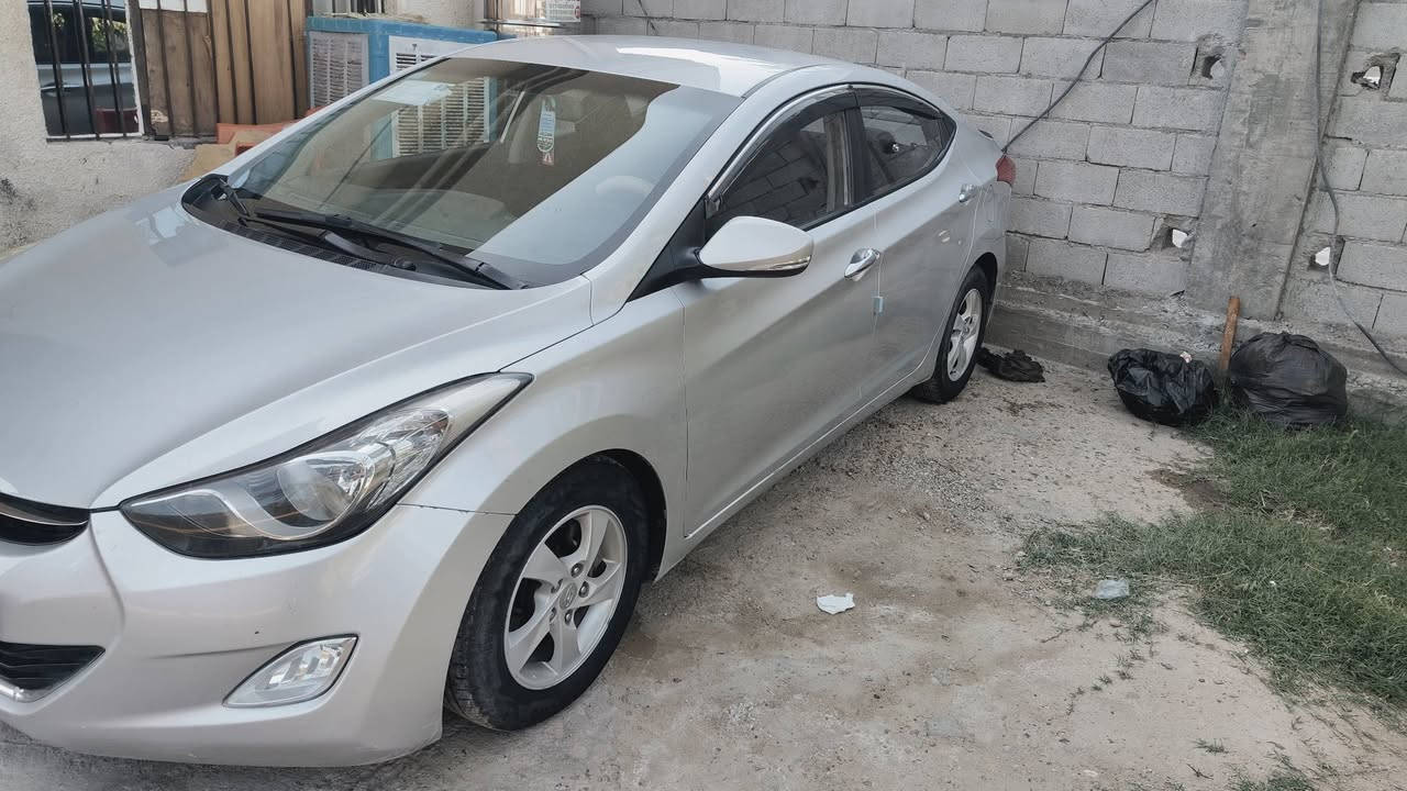 سلام عليكم سياره افانتي موديل 2011خليجي رقم بغداد انكليزي السعر 120وبيها مجال رقم صاحب السياره ***********
