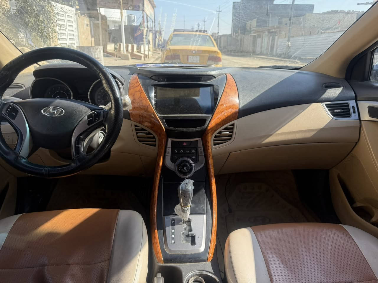 سلام عليكم
النترا موديل 2014 
محرك 2000
رقم بغداد نكليزي 
سنويه ورقم جديده 
بني رامه 
مري شفط 
تحكم ستيرن 
السياره كفاله عامه جديده جدن 
مكان السياره بغداد 
*********** 
السعر127 $  بي مجال بصيط
