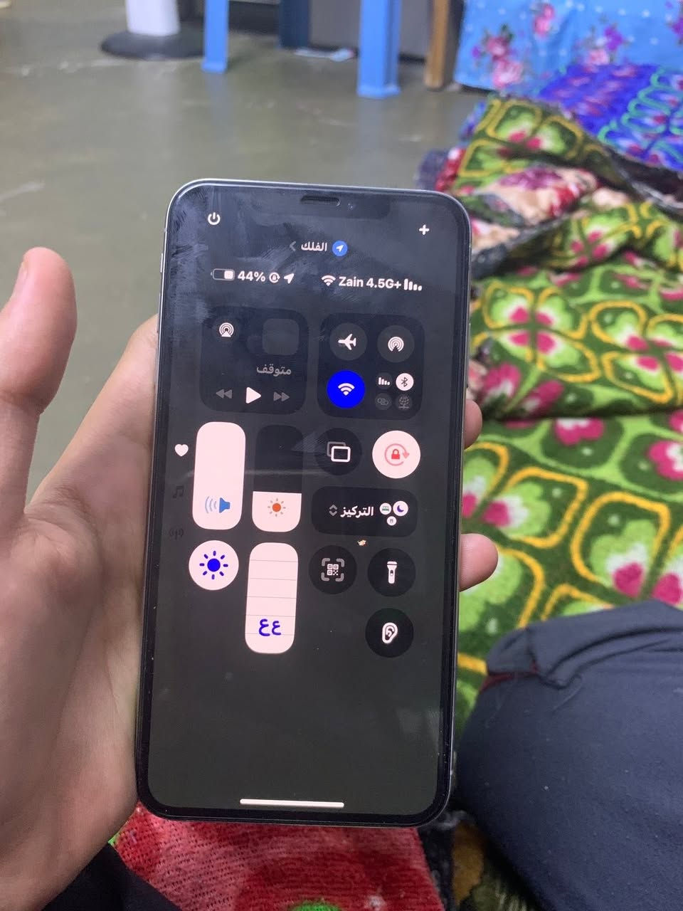 للبيع ايفون اكس ماكس ذاكره 256 بطاريه 77 جهاز كفاله عامه ضغط شرط ما مفتوح فقط بيه هاي نقطه لبشاشه بس ما مأثر عل لمس وله مبينه اله تركز عليه فيس ايدي شغال سعرهه 225 يرهم مراوس عله ايفون فقط ***********
