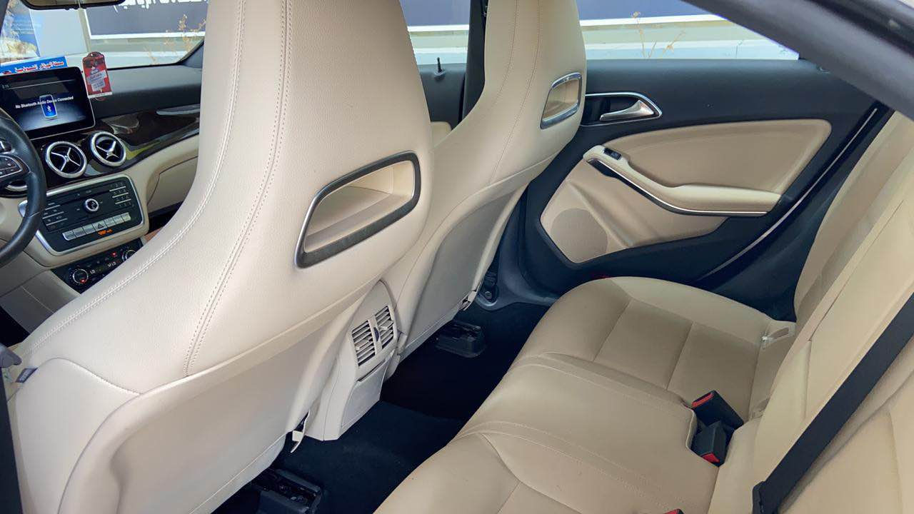 مارسيدس 2018 فول مواصفات 1/1 بانوراما بصمة 
محرك 2000    تواين تيربو 
كفاله عامه كلين تايتل
رقم بصرة باسمي
 شاشة كبيرة لمس كاميرا 3 اوضاع + حساس رادارات ماشيه 50 جديدة جدا بعد هواي مواصفات
السعر 188 بيع او مراوس
بصره. جزائر

***********

مكلف بالنشر البصرة, العراق
