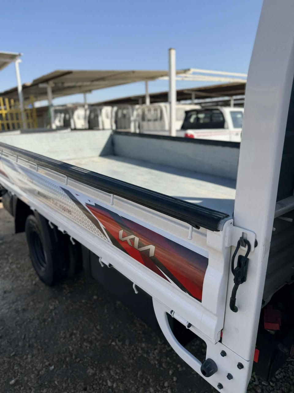 للبيع كيه فحل موديل ٢٠٢٤مكفول كفاله عامه رقم قادسيه سنويه جديده وبسمي تحويل مباشر سياره جاهزه جديد بمعني الكلمه  مكان ديوانيه  سعر ١٩٠ الاتصال ***********
