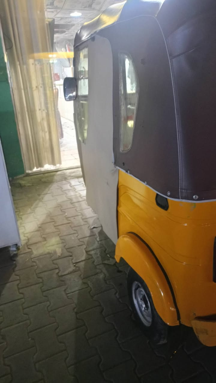 سلام عليكم تكتك 22 شهر ال4 تكتك نضيفه اي خياس مابيها بيها بداية بكن السعر 8 وا700 وابيها مجال الرقم ***********
