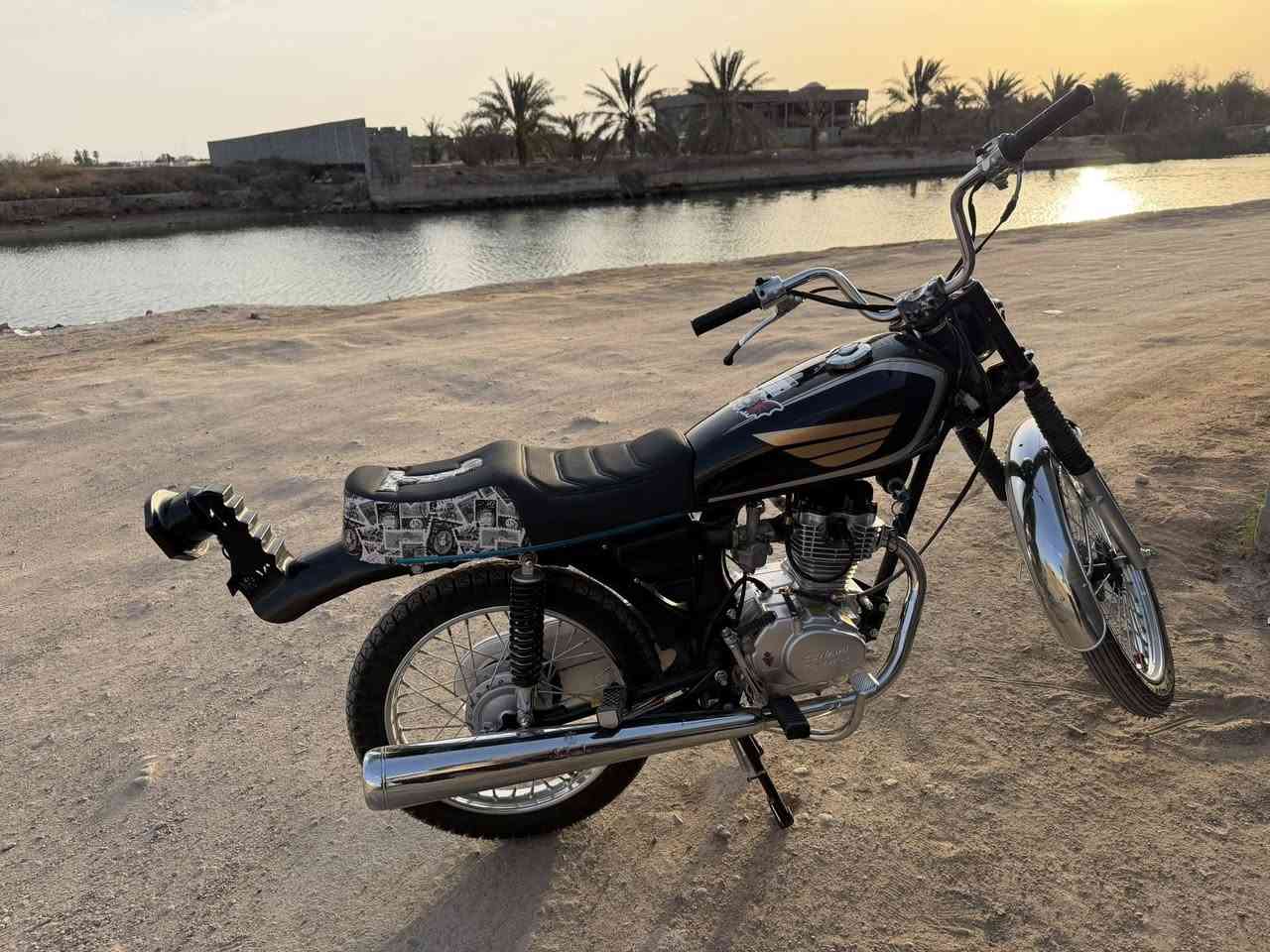 ايراني أوراق للبيع تعمير 26 فول ماناقصها شي اوراقها كامله بس ترقم لسعر مليون و50 وبيها مجال حك لجيه 
***********
