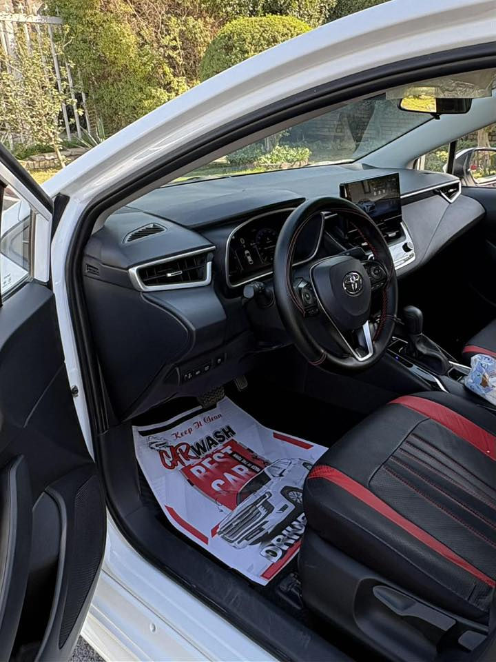 كورلا 2025 شكل الامريكي 
مكفولة من الصبغ والبارد فقط رصعة بالجاملغ 
فول مواصفات 1/1 كشن مخمل 
رقم بغداد مميز باسمي 
ماشية 9 الف سيارة جديدة جداً 
تبديلة دهن واحدة فقط وبانزين كلة محسن 
السعر 153 وبي مجال جداً بسيط للشراي 
مكاني بغداد الكرخ العامرية شارع المضيف 
للتواصل ***********
