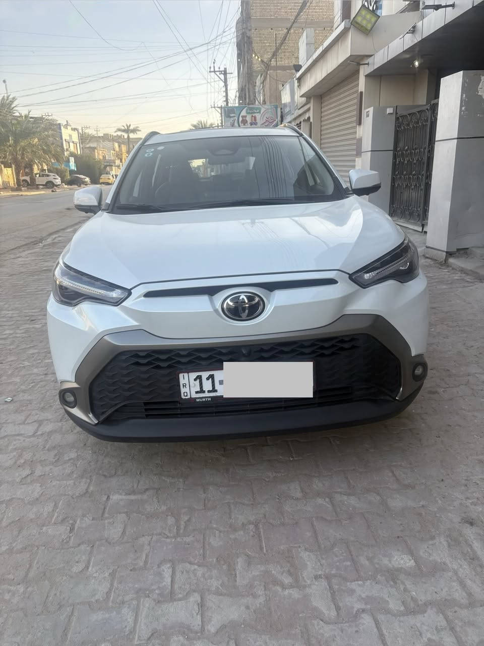 فوووول مواصفات فرونتلاندر
اربع كاميرات داش كام تسجيل ☑️
فرونت لاندر 2024 فئة S فل مواصفات  الاولى في بغداد🔥
       🔥🔥    
🚘 عزيزي الجاد بالشراء اقراءة المواصفات قبل الاتصال
✅ النوع: فرونتلاندر فئة s سبورت 🔥
✅ الموديل: 2024🔥
✅ المحرك: 2000 هايبرد
✅ المواصفات: فل مواصفات – أعلى فئة – إصدار حديث
✨ أبرز المزايا والمواصفات ✨
🔥 تصميم رياضي فاخر مع تفاصيل مميزة:
✔ مقعد كهربائي أصلي 3 حركات
✔ كشنات جلد أصلي اسود وابيض 
✔ ويل كب كروم أسود
🔥 تكنولوجيا متقدمة لراحة وسهولة القيادة:
✔ شاشة كبيرة مع كاميرا 360 درجة - تبريد 2 قطعة
✔ بصمة دخول وتشغيل 
✔ رادار – تحديد مسار – قيادة ذاتية - 
✔ هاند بريك كهربائي – أوتو هولد – مانع انزلاق
✔ درايف مود – بور مود
🔥 إضاءة وإضافات مميزة:
✔ فتحة سقف سلايد- سبويلر قمارة بلادي
✔ لايت زينون 5 عدسات + كشاف زنون 
✔ بك لايت LED
✔ شباك أمامي خلية
✔ إنارة داخلية زينون
✔ لايت أوتوماتيك
✔️ صندوك كهرباء 
✔️ جام يصعد وينزل بالريمونت+السلايد
✔️اضافة جهاز اوبيدي اصلي شركة تويوتا يضيف حوالي 7 مميزات اضافية
والعداد(21500)كيلو،تبديل زيت المحرك شركة امزويل الامريكيةوالاستخدام شخصي بنزين محسن من تاريخ الشراء
السعر.28.000.000 دينار وبيه مجال بسيط للشراء شي بسيط او مراوس مع سيارة7 راكب تويوتا هايلندر
عنوان السيارة بغداد الدورة
***********
